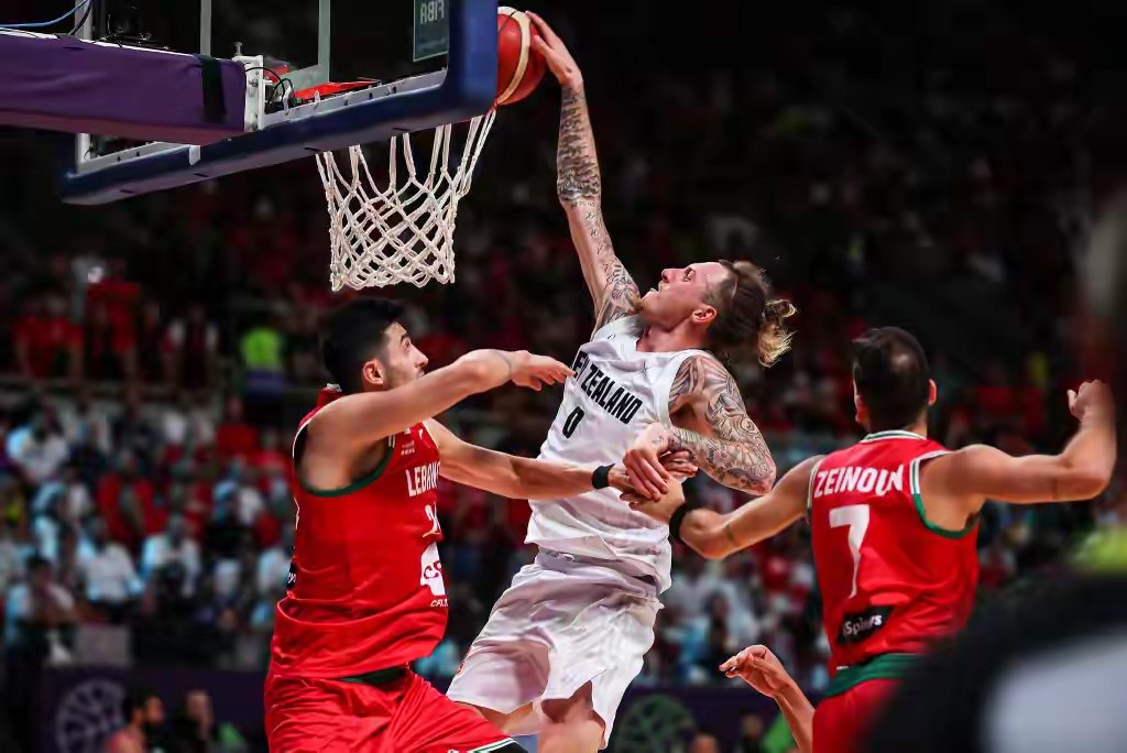 开云体育下载-亚特兰大篮板制胜备战中超斯图加特绝杀压哨备战欧冠之后，风云突变波尔图今夜主帅复盘